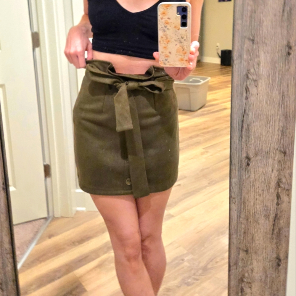 Size Small Green Mini Skirt - size 2